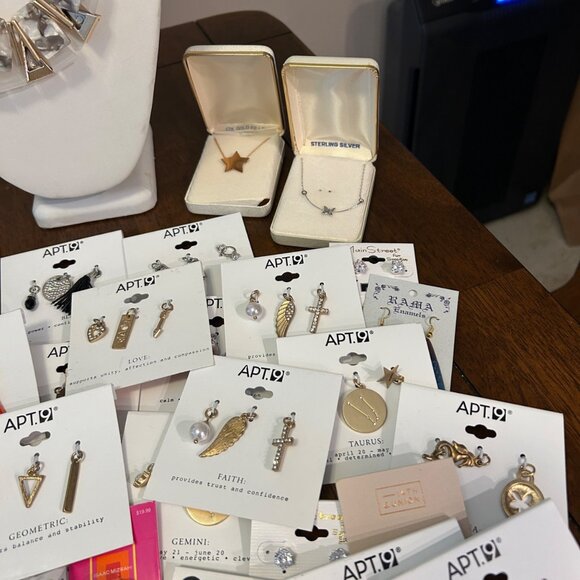 70-Piece Costume Jewelry Lot Charms Necklaces, Earrings Brooches Barrettes - Picture 9 of 16